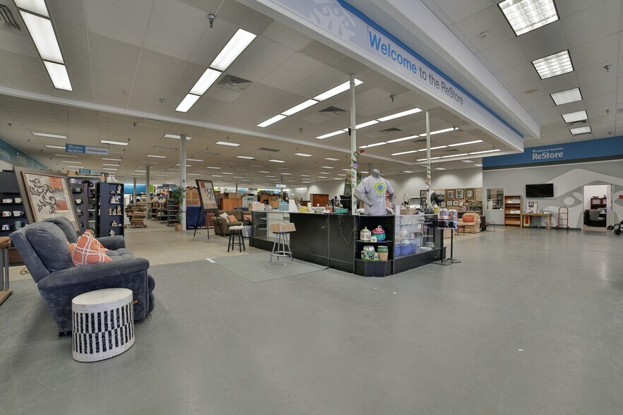 More Photos Of 9408 Apison Pike, Ooltewah Storefront For Lease