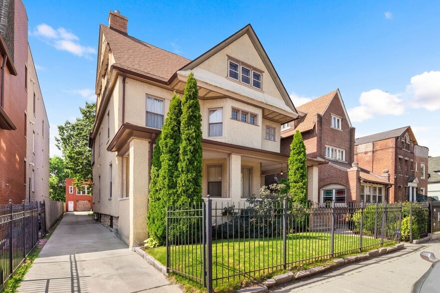 Primary Photo Of 1033 E 45th St, Chicago Apartments For Sale