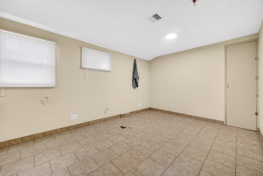 More Photos Of 4226 Mayfield Rd, Cleveland Freestanding For Sale