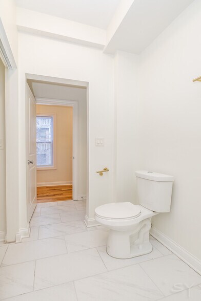 More Photos Of 6711 S Paxton Ave, Chicago Multifamily For Sale