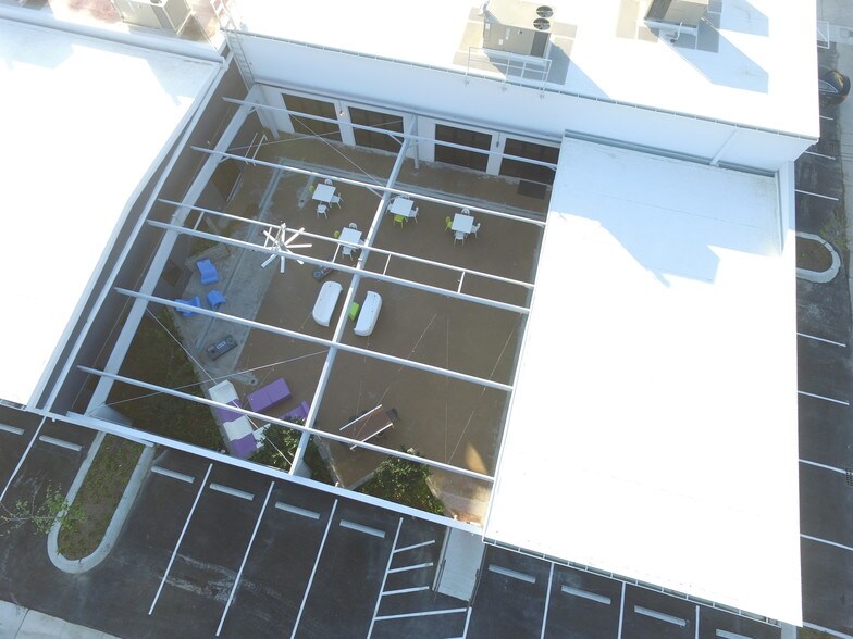 More Photos Of 3302 Canal St, Houston Storefront Retail Office For Lease