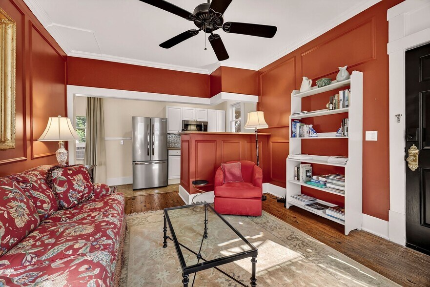 More Photos Of 107 E 35th St, Savannah Office For Sale