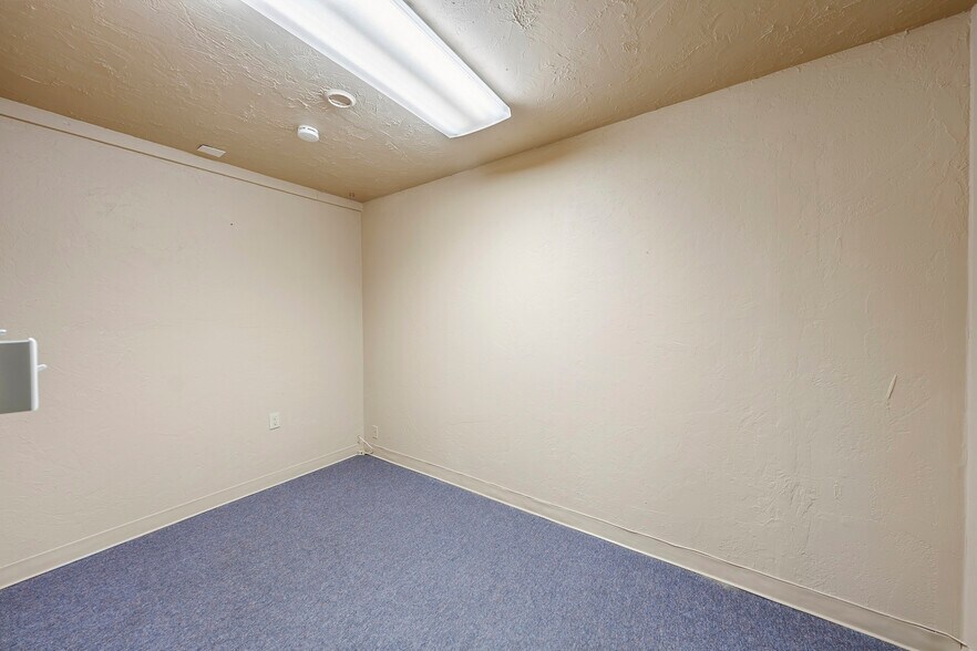 More Photos Of 143 S Main St, Phoenix Office For Sale