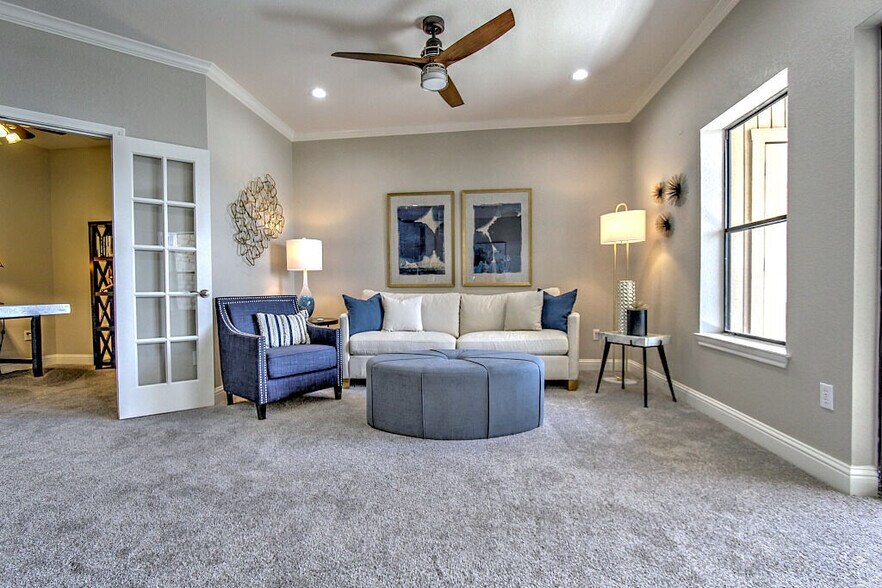 More Photos Of 401 E Pearl St, Granbury Apartments For Sale