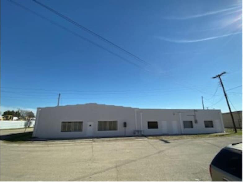 More Photos Of 115 Strickland Plz, Irving General Retail For Sale