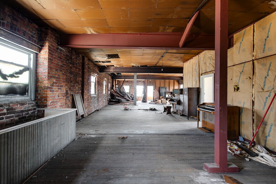 More Photos Of 2500 E Marshall St, Richmond Office For Sale