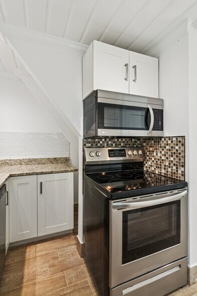 More Photos Of 375 Deerfield Dr, Dahlonega Multifamily For Sale