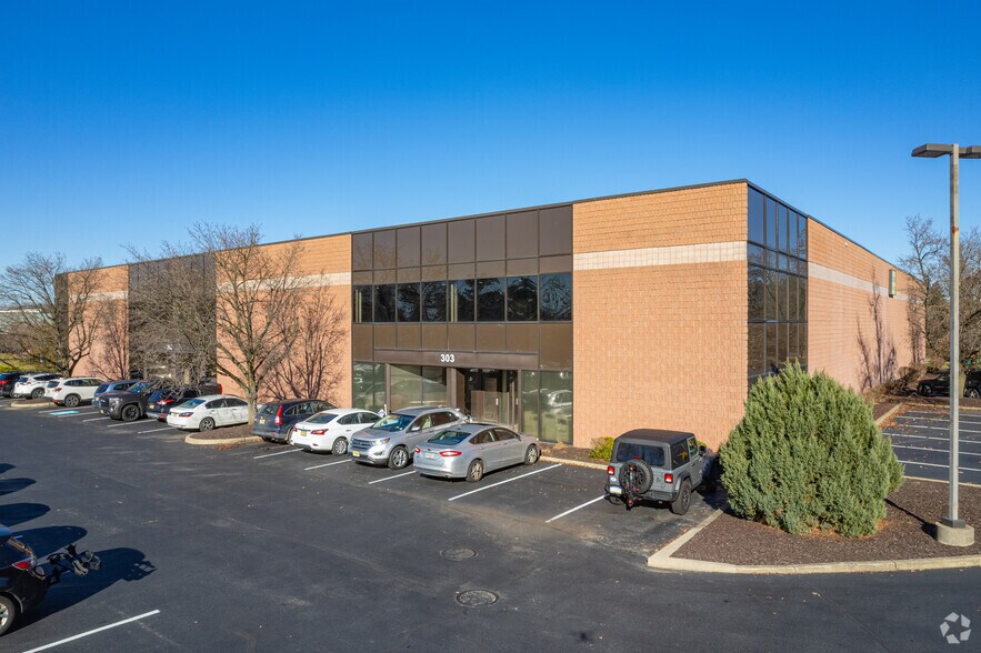 More Photos Of 3 Killdeer Ct, Swedesboro Light Distribution For Lease