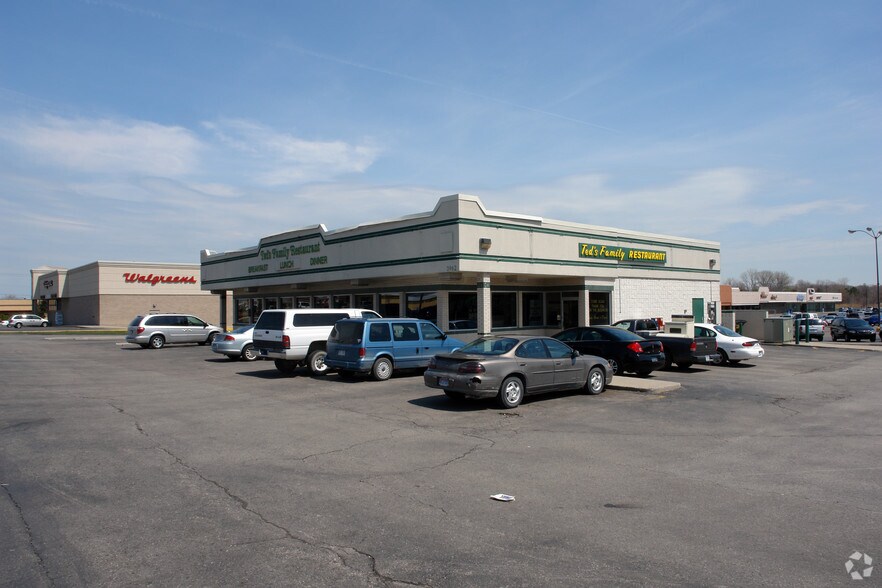Primary Photo Of 3692 24th Ave, Port Huron Restaurant For Lease
