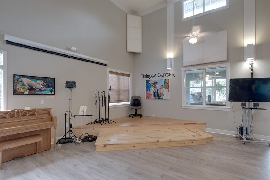 More Photos Of 307 State Road 26, Melrose Restaurant For Sale