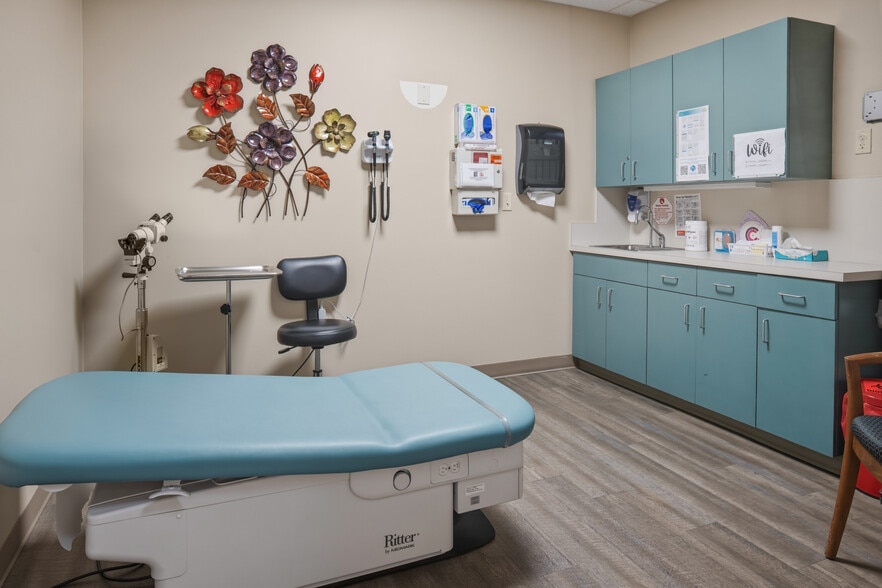 More Photos Of 1729 Lakeland Hills Blvd, Lakeland Medical For Sale