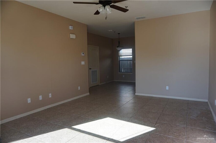 More Photos Of 1100-1112 W Eisenhower St, Pharr Apartments For Sale