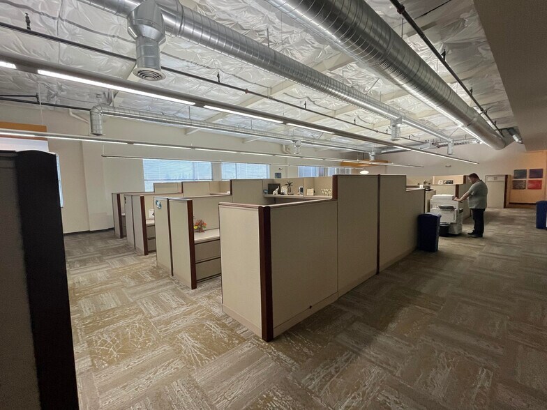 More Photos Of 990 Reserve Dr, Roseville Office For Sale