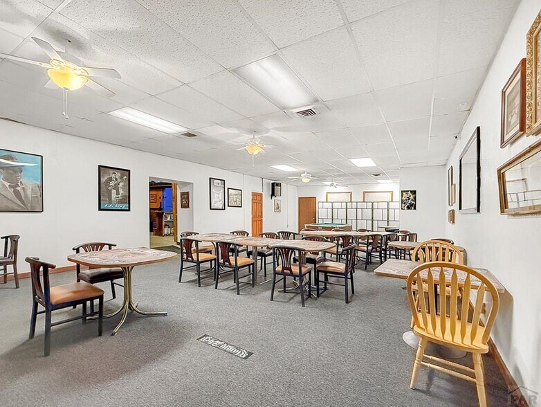 More Photos Of 424 W Northern Ave, Pueblo Restaurant For Sale