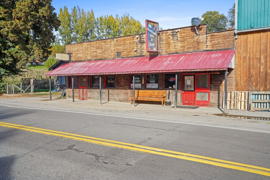 More Photos Of 4976 WA-25 Hwy, Hunters Bar For Sale