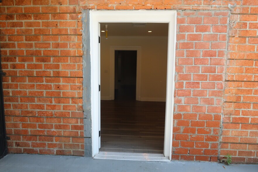 More Photos Of 5862 Avalon Blvd, Los Angeles Medical For Lease