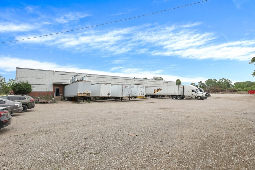 More Photos Of 521 Marion Rd, Columbus Warehouse For Sale