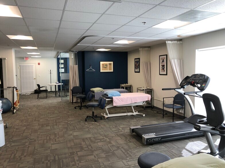 More Photos Of 11 Sylvan St, Danvers Office For Lease