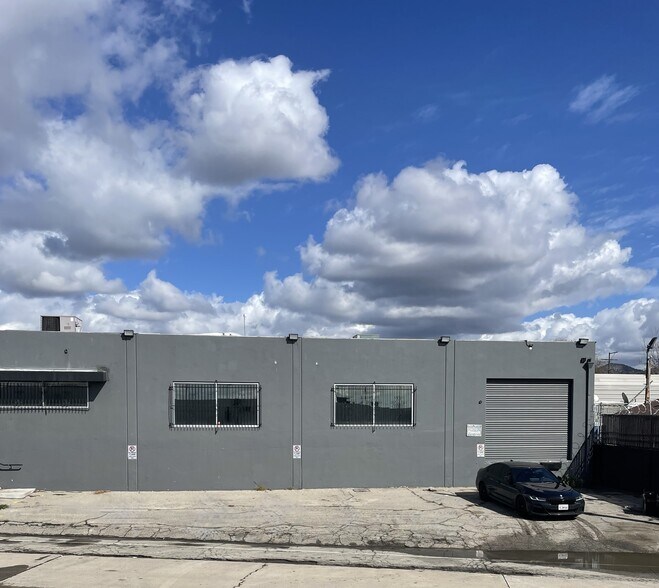 More Photos Of 8560 Tujunga Ave, Sun Valley Manufacturing For Lease