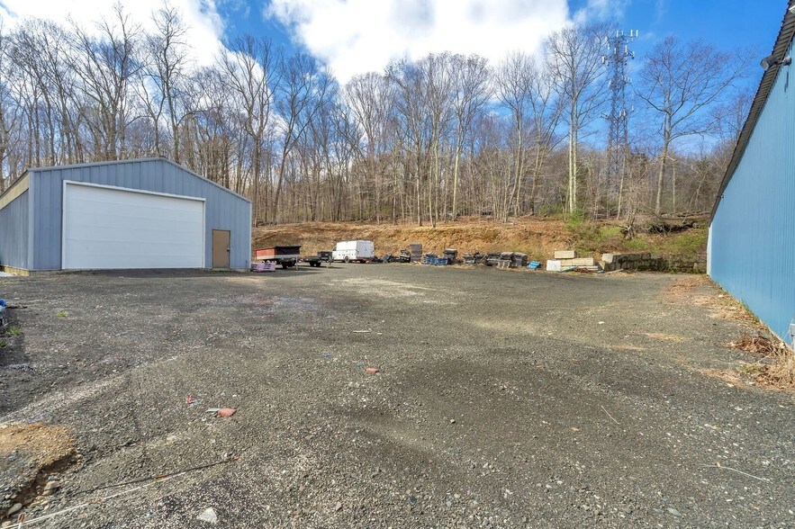 More Photos Of 8 Route 80, Killingworth Warehouse For Lease