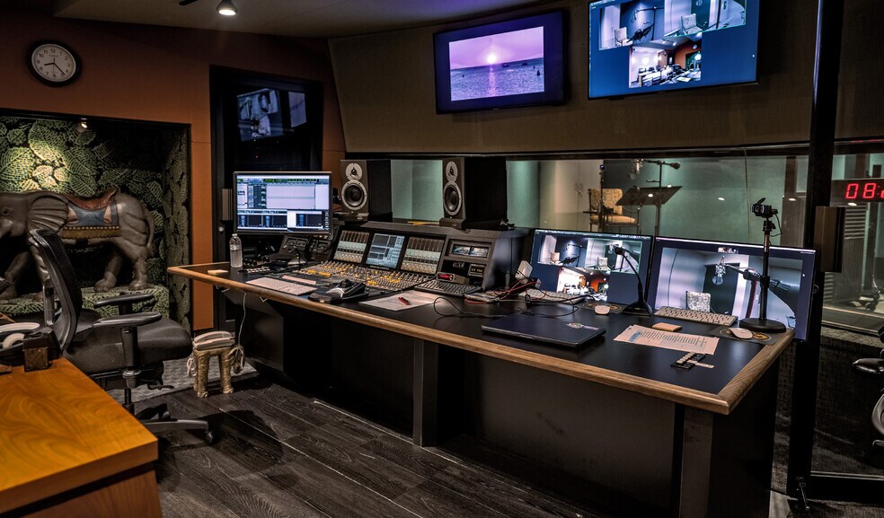 More Photos Of 3449–3453 Cahuenga Blvd W, Los Angeles Movie Radio TVStudio For Sale