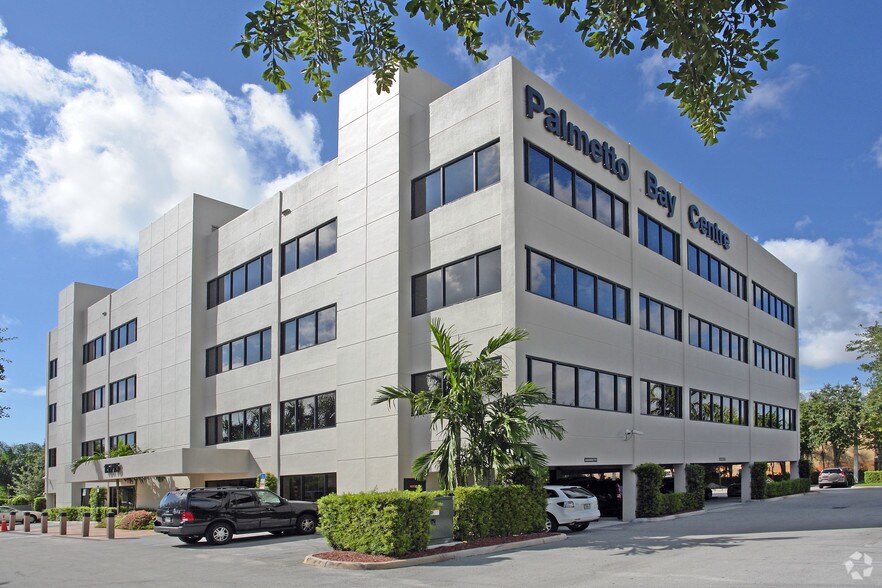 More Photos Of 15715 S Dixie Hwy, Miami Office For Lease