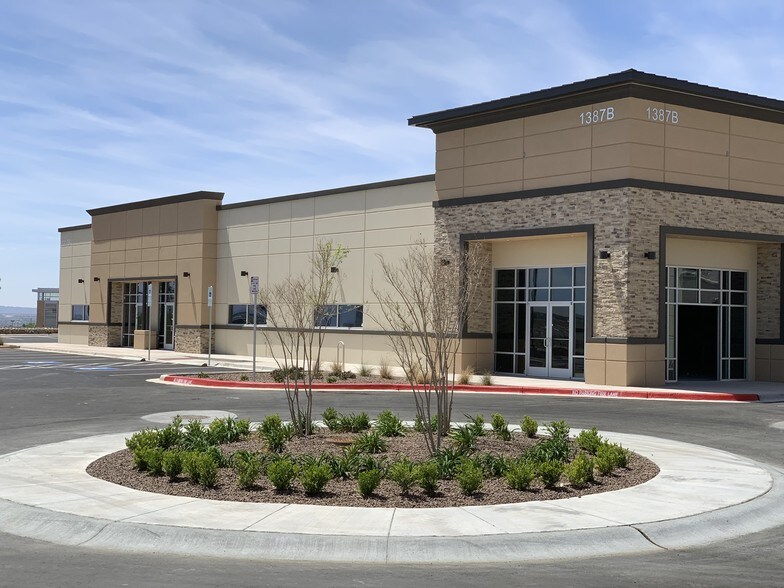 More Photos Of 1387 George Dieter Dr, El Paso Medical For Lease