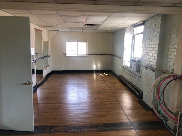 More Photos Of 113 E Chestnut St, Souderton Self Storage For Sale