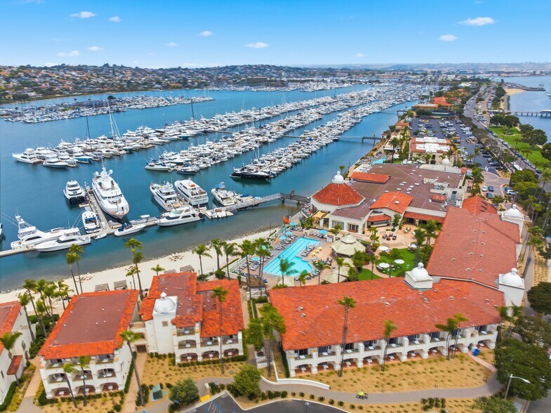 Primary Photo Of 1551 Shelter Island Dr, San Diego Hotel For Lease