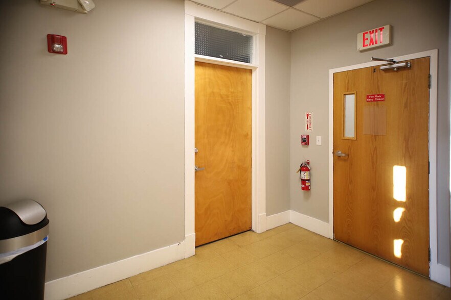 More Photos Of 42 Summer St, Pittsfield Medical For Sale