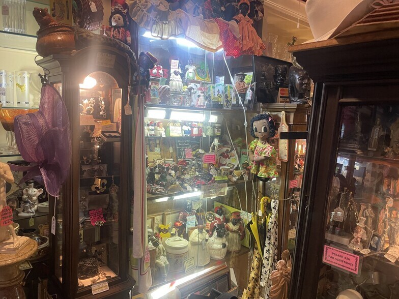 More Photos Of 1231 Decatur St, New Orleans Storefront For Sale