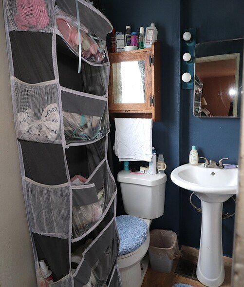 More Photos Of 142 S Broadway St, Blanchester Storefront Retail Residential For Sale