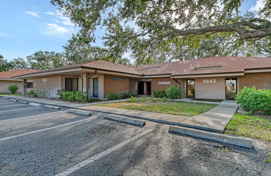 More Photos Of 3639-3711 Cortez Rd W, Bradenton Office For Lease