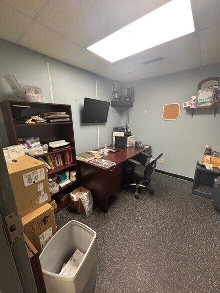 More Photos Of 3221 Lorain Ave, Cleveland Storefront Retail Residential For Lease