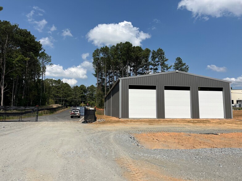 More Photos Of 3900 Naturally Fresh Blvd, College Park Warehouse For Lease