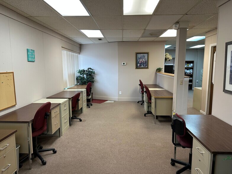 More Photos Of 201 E Grand River Ave, Brighton Freestanding For Lease