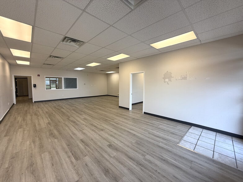 More Photos Of 13717 S Route 30, Plainfield Flex For Lease