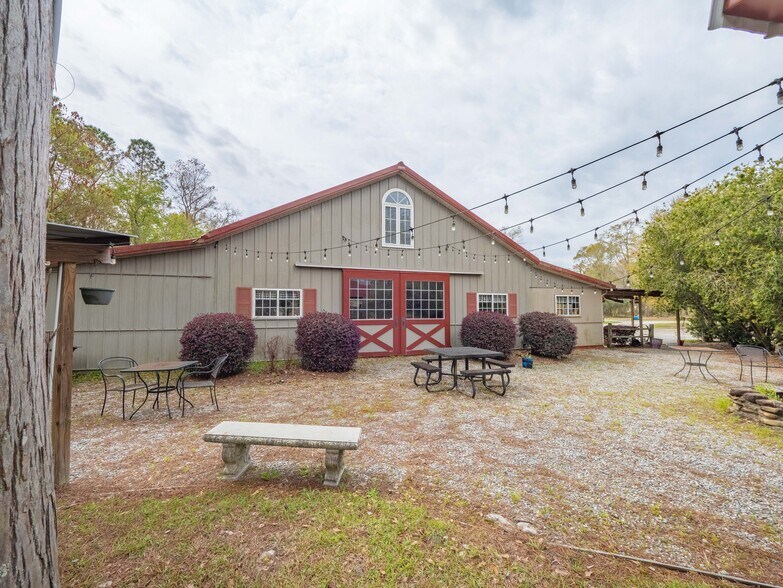 More Photos Of 340 Northview Dr, Jesup Restaurant For Sale