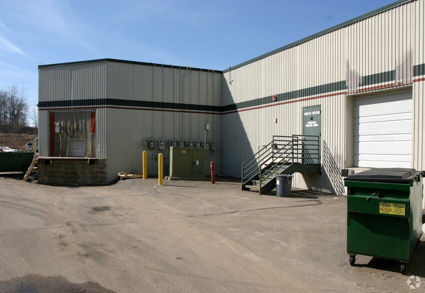 More Photos Of 6585-6595 Edenvale Blvd, Eden Prairie Showroom For Lease