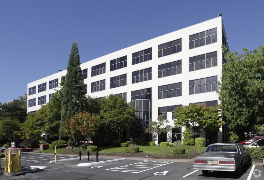 More Photos Of 5100 S Macadam Ave, Portland Office For Lease