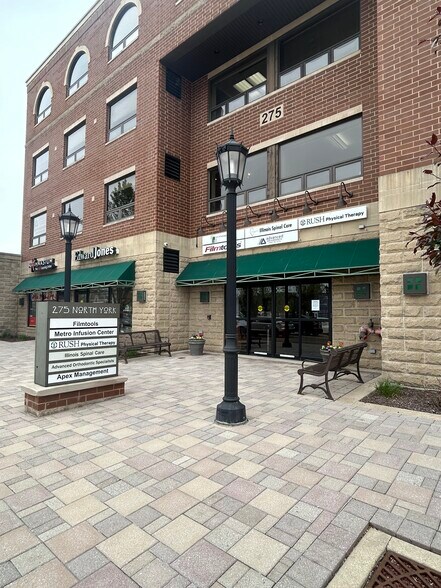 More Photos Of 275 N York St, Elmhurst Medical For Lease