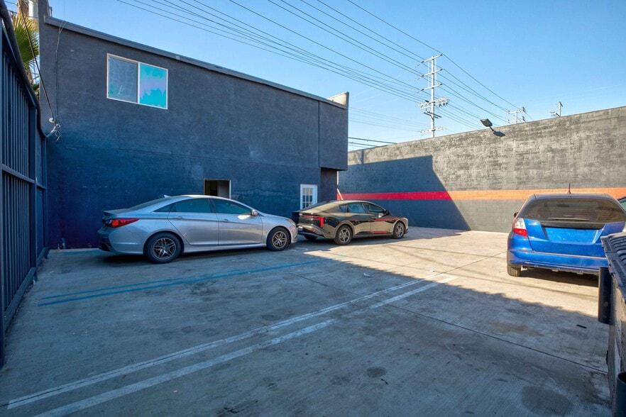 More Photos Of 11686 Sheldon St, Sun Valley Warehouse For Lease
