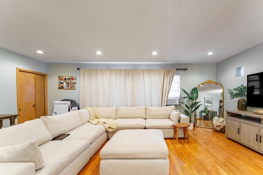 More Photos Of 2724 W 51st St, Chicago Storefront Retail Residential For Sale