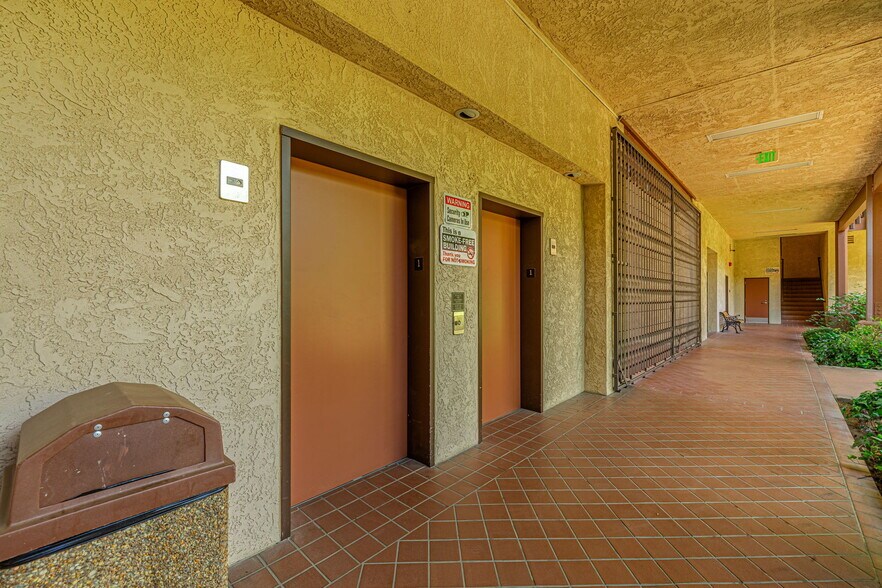 More Photos Of 44725 10th St W, Lancaster Medical For Lease