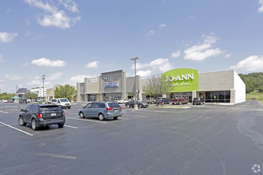 More Photos Of 7601-7615 Rogers Ave, Fort Smith Unknown For Lease