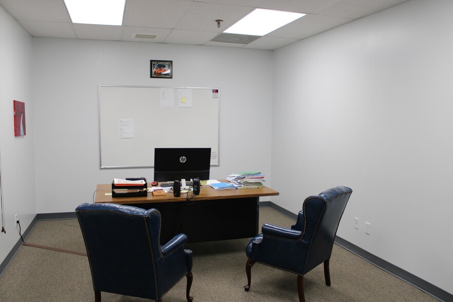 More Photos Of 6550 Guion Rd, Indianapolis Warehouse For Sale