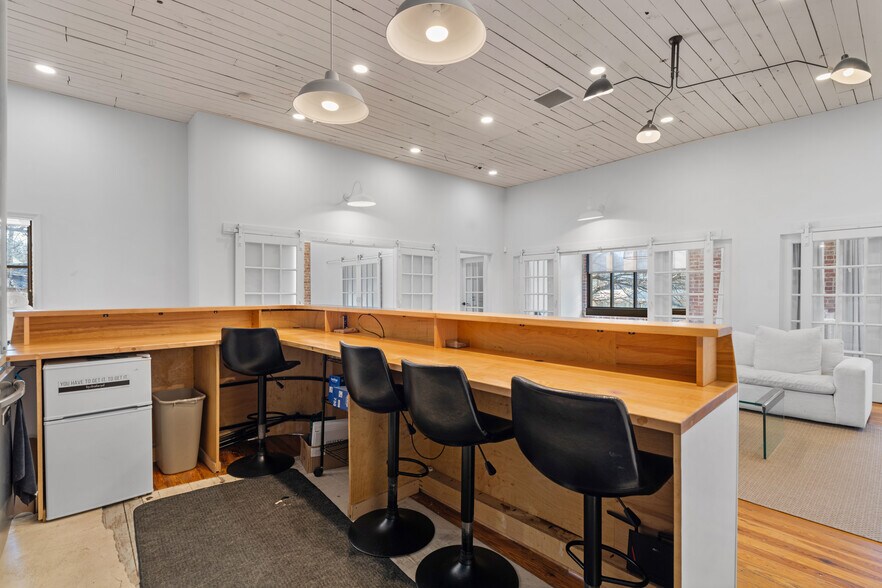 More Photos Of 312 N Highland Ave NE, Atlanta Storefront Retail Office For Lease