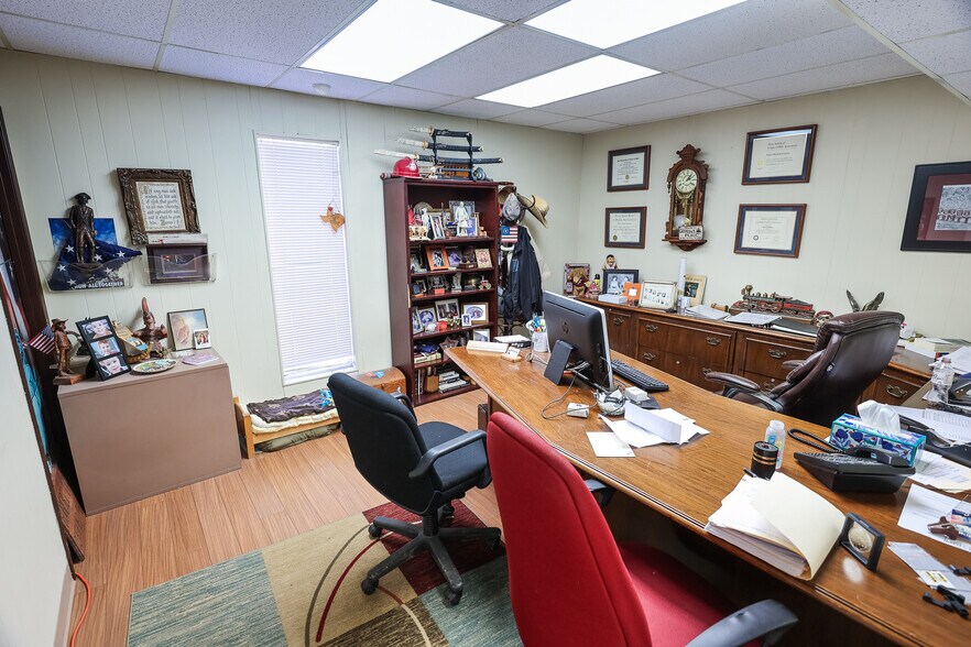More Photos Of 3110 Gilmer Rd, Longview Office For Sale