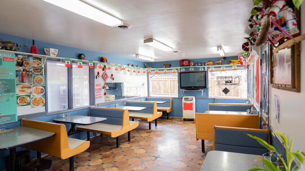 More Photos Of 1922 S Market Blvd, Chehalis Restaurant For Sale