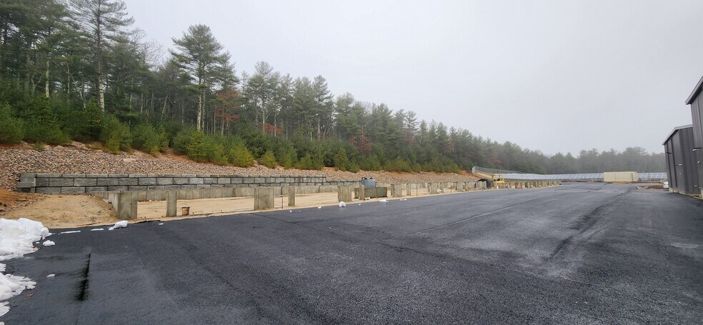 More Photos Of 41 Nooseneck Hill Rd, West Greenwich Warehouse For Lease